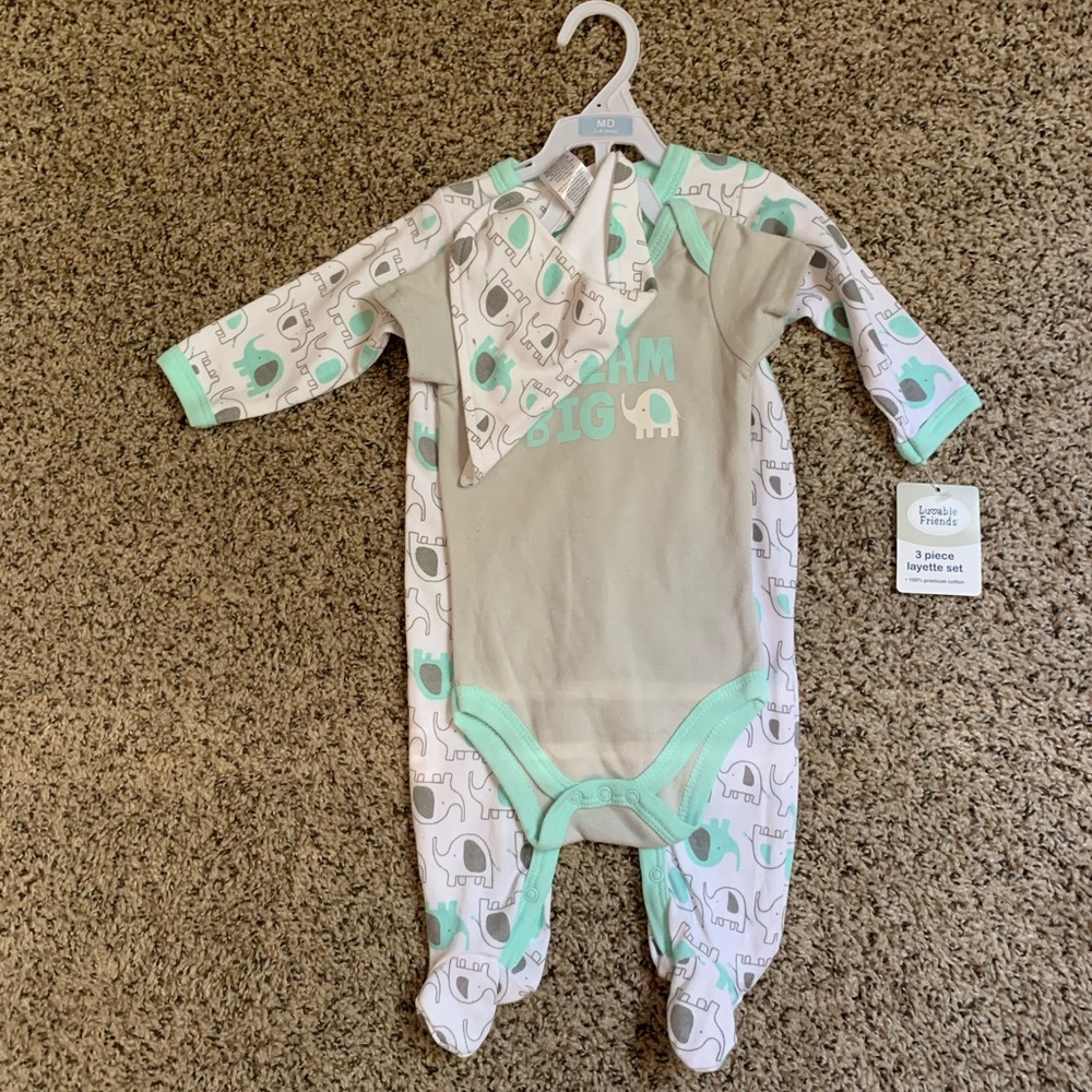 Luvable friends 3 Piece Layette Set
